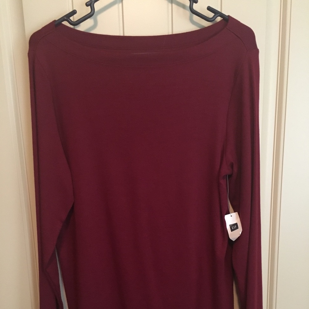 Gap boat neck top
